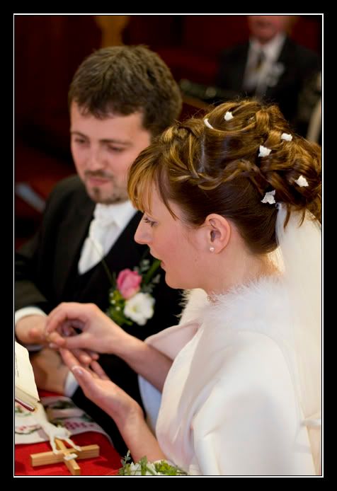 IMAGE: http://i149.photobucket.com/albums/s43/lukasgunar/svadba_IMG_3.jpg