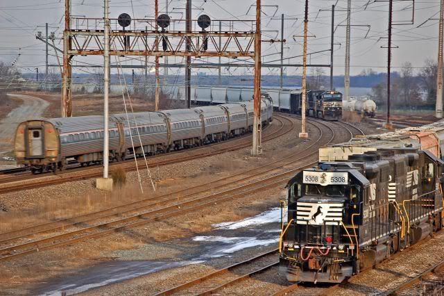 H5K power sits at Edgemoor Advance as H72 returns from Stoney Creek