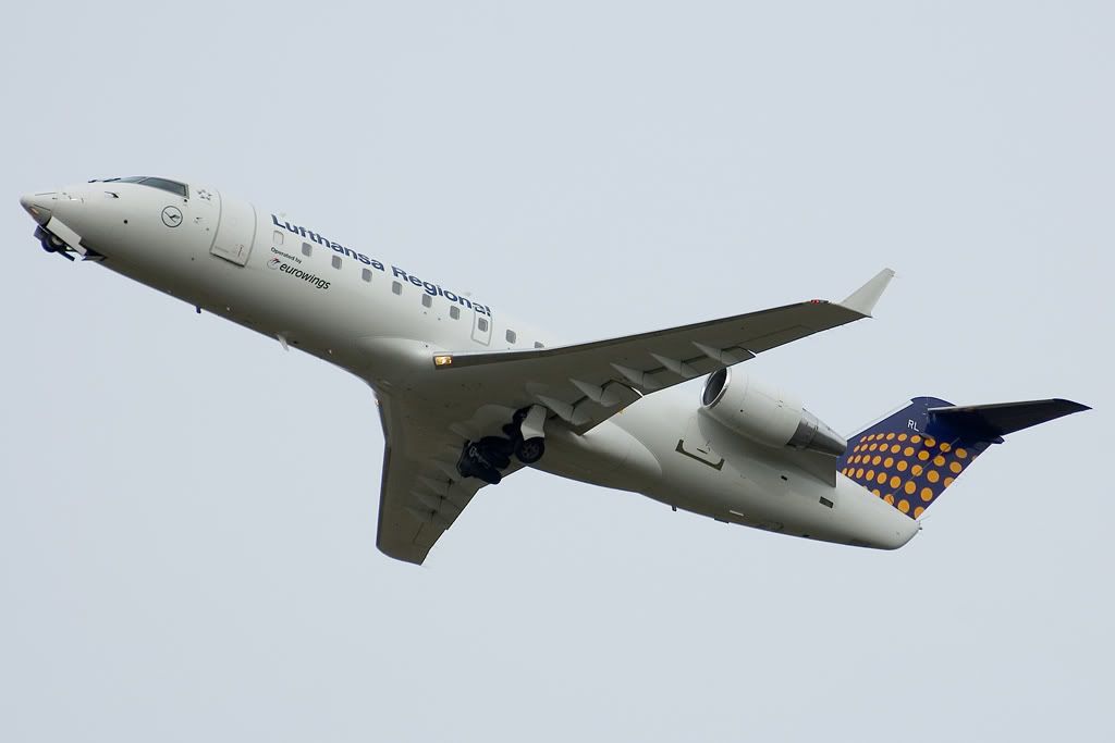 http://i149.photobucket.com/albums/s62/Northern_Git/Lufthansa-Regional-D50.jpg
