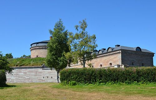 fästning