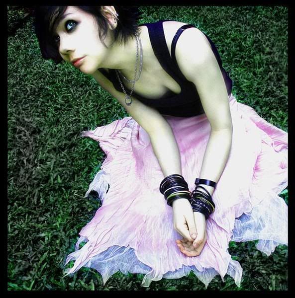 009389468.jpg love me please image by alilavigne 009389468.jpg love me please image by alilavigne