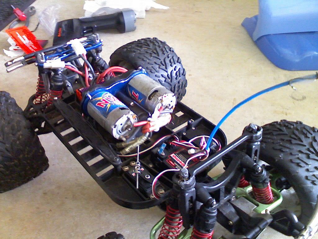 traxxas e maxx chassis