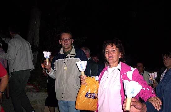 svije�e u procesiji