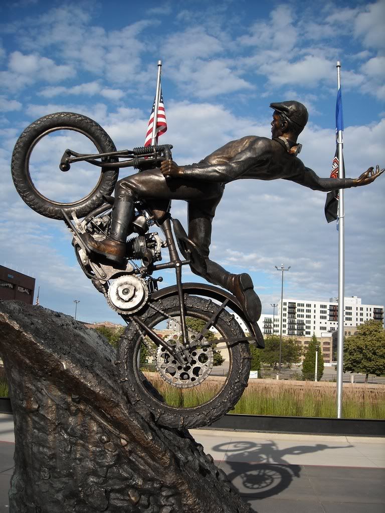 harley_museum_statue.jpg