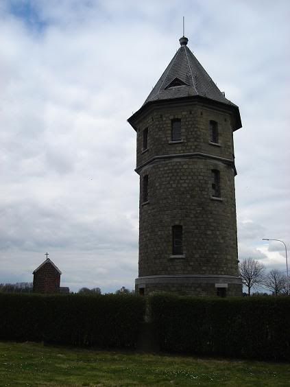 http://i149.photobucket.com/albums/s74/Maltese_Wizard/Belgium/045HeadingSouthTowardsNamur-SouthBe.jpg