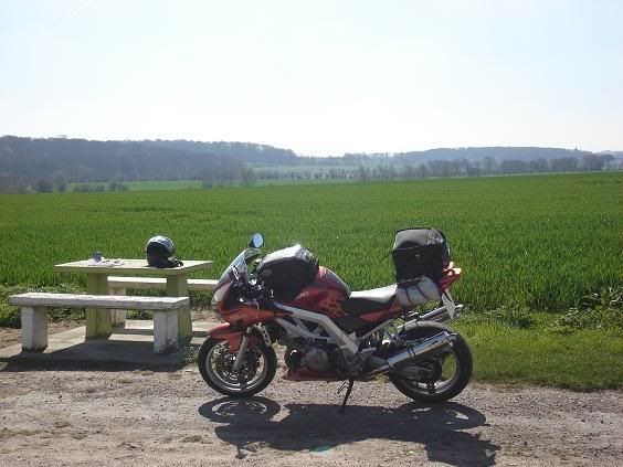 http://i149.photobucket.com/albums/s74/Maltese_Wizard/Belgium/075LunchStopjustoutsideEstreeWamin-.jpg