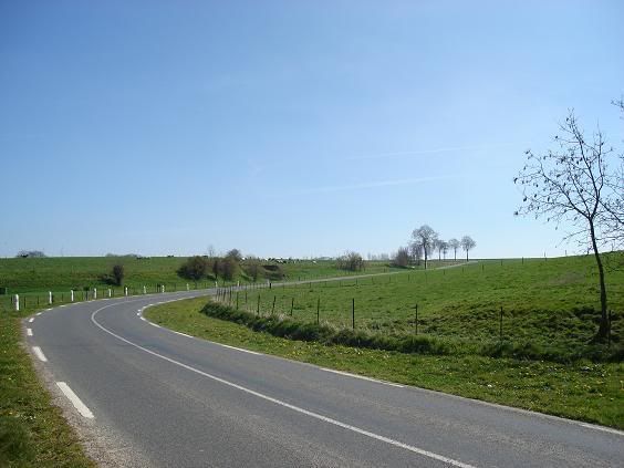 http://i149.photobucket.com/albums/s74/Maltese_Wizard/Belgium/079SweepingBendsinEstreeWamin-North.jpg