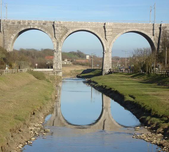 http://i149.photobucket.com/albums/s74/Maltese_Wizard/Belgium/087ViaductinWimereux-NorthFrance.jpg