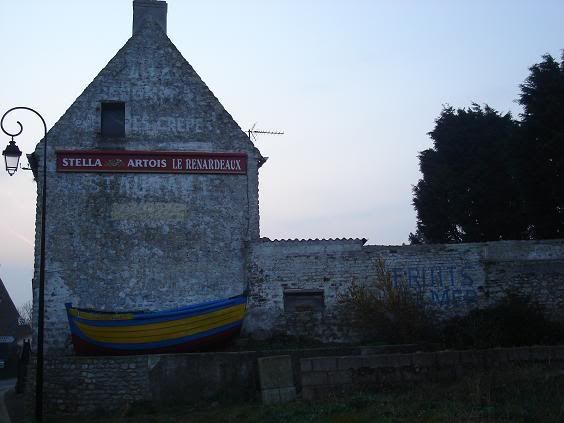http://i149.photobucket.com/albums/s74/Maltese_Wizard/Belgium/103EarlyMorningHeadingNorthfromWime.jpg