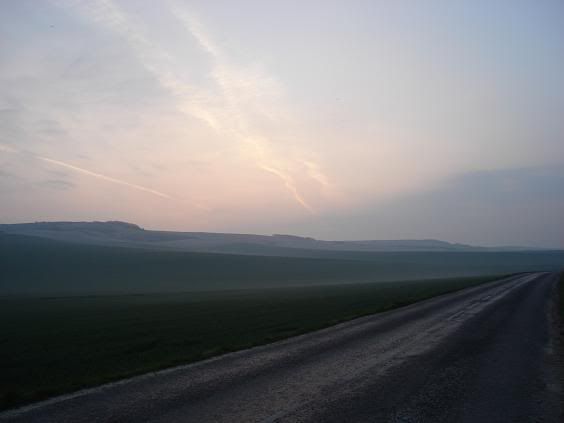 http://i149.photobucket.com/albums/s74/Maltese_Wizard/Belgium/104EarlyMorningHeadingNorthfromWime.jpg
