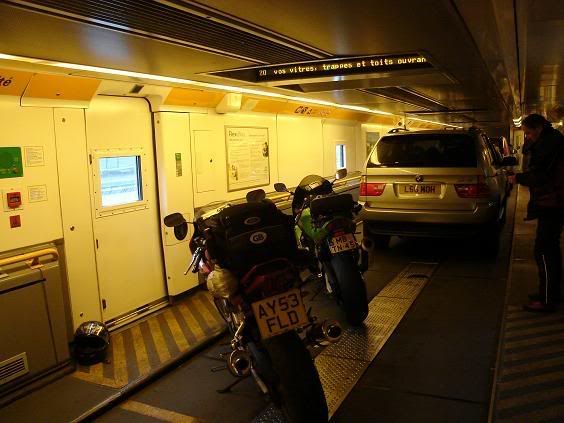 http://i149.photobucket.com/albums/s74/Maltese_Wizard/Belgium/106OnboardTheShuttlewithDutchBiker.jpg
