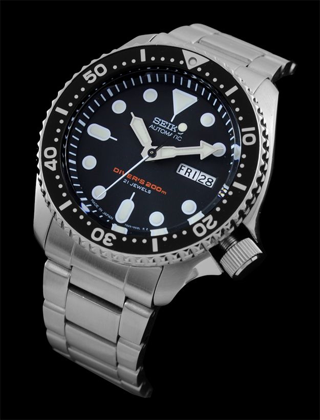 NEW SEIKO 21 JEWEL AUTOMATIC 200M PRO DIVERS SKX007J4 MADE IN JAPAN