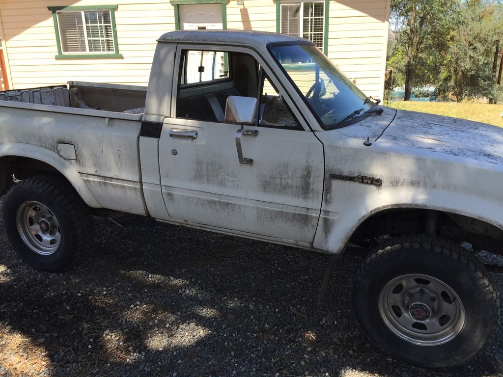 82 Toyota Pickup 4x4 all stock | Pirate 4x4