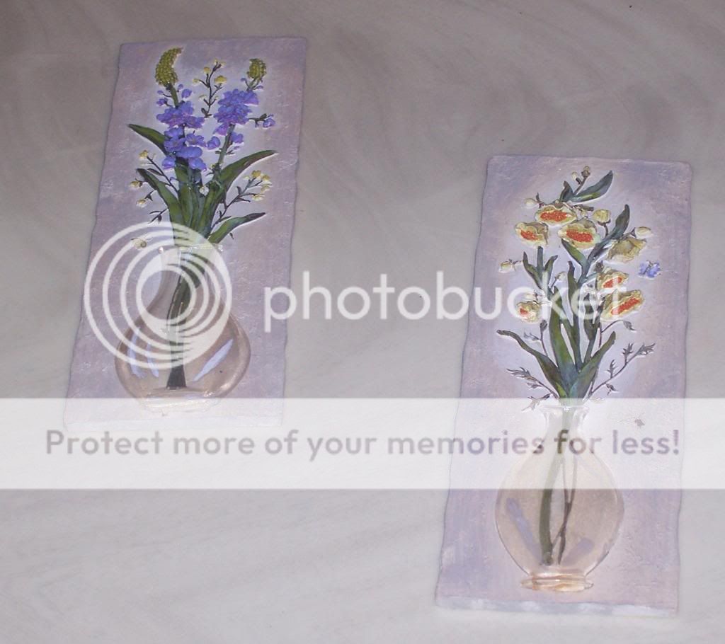 CARAMIC WALL HANGING 2 PLAQUES FLOWERS IN VASES 3D NICE  