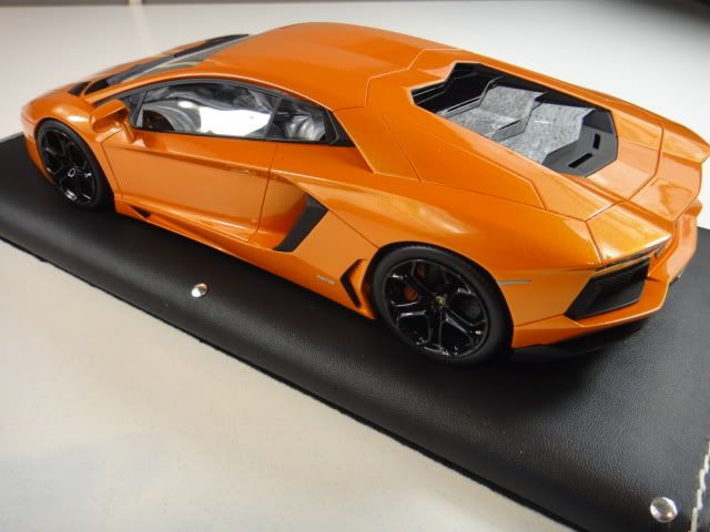 18 MR LAMBORGHINI AVENTADOR BOREALIS ORANGE LIMITED 25 PIECES N BBR 